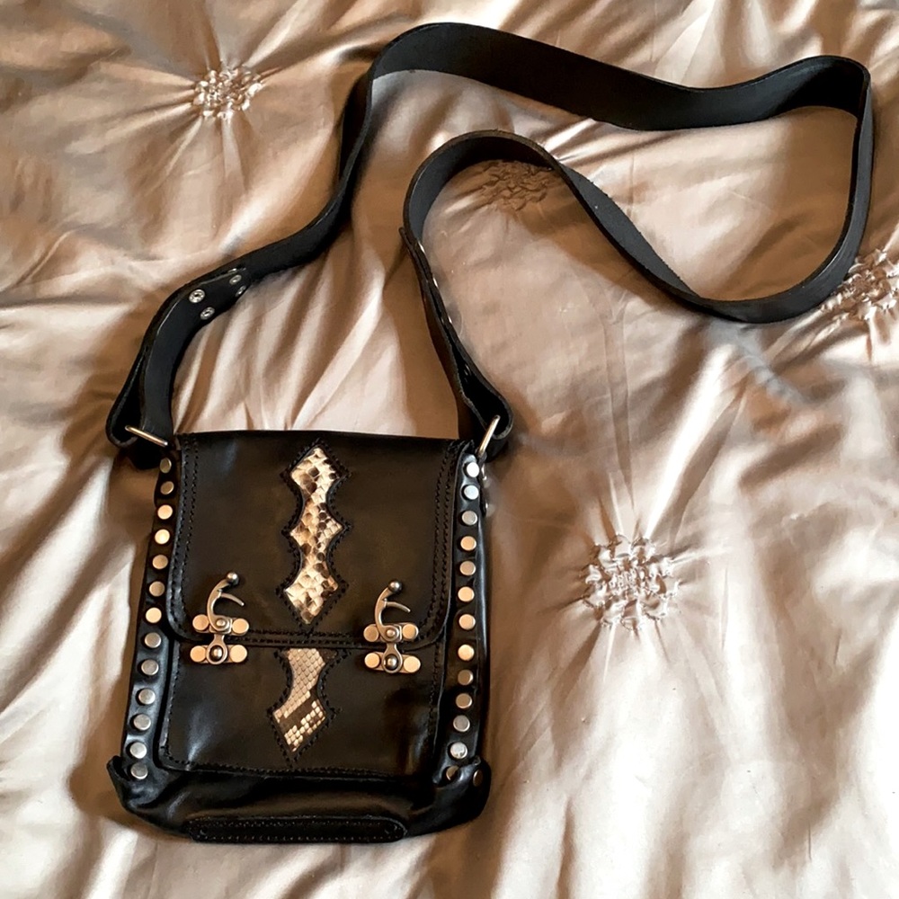 ❌SOLD❌ Artisan Crafted Leather & Snake Crossbody Purse NWOT